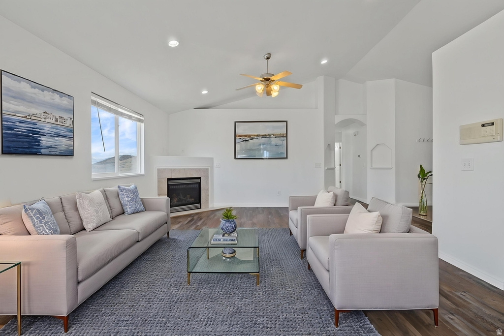 2253 LONE TREE PKWY Eagle Mountain, UT 84005