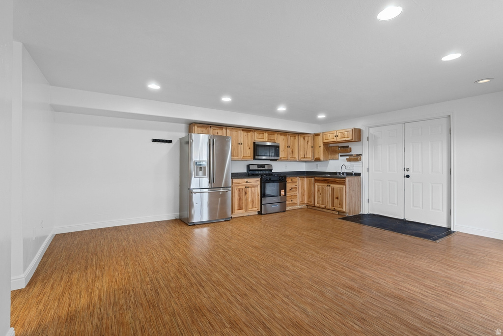 2253 LONE TREE PKWY Eagle Mountain, UT 84005