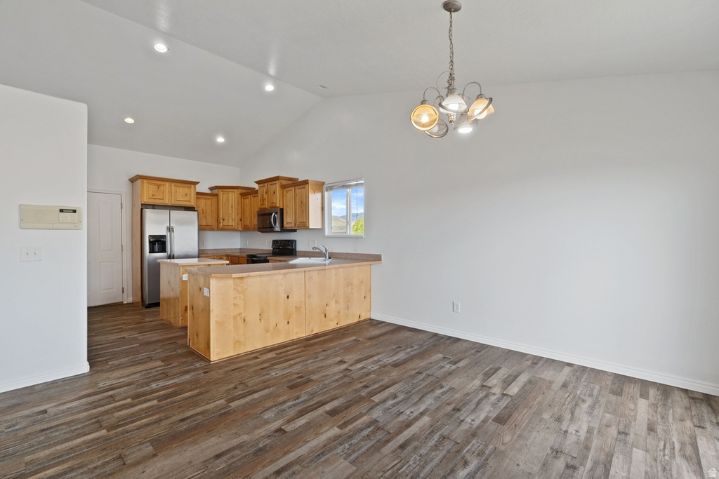 2253 LONE TREE PKWY Eagle Mountain, UT 84005