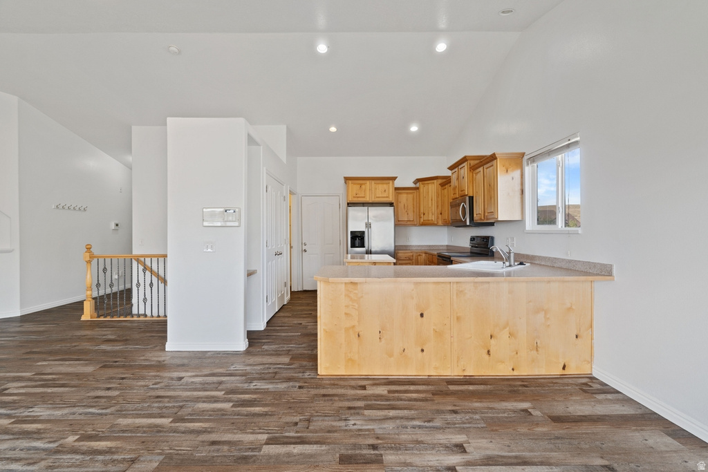 2253 LONE TREE PKWY Eagle Mountain, UT 84005