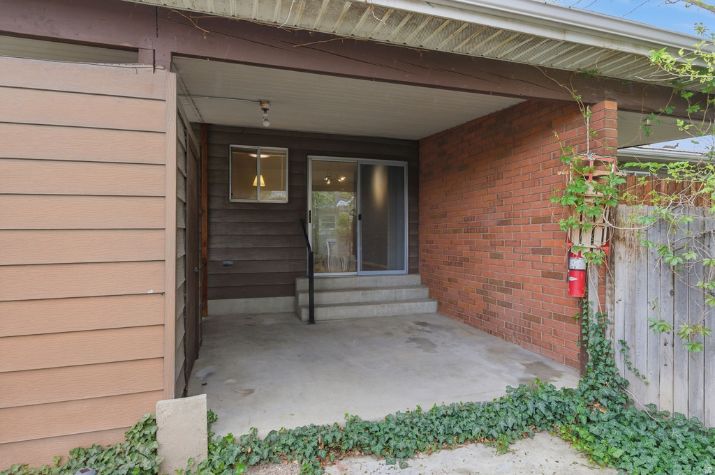 6112 S VINEWAY CIR Salt Lake City, UT 84121