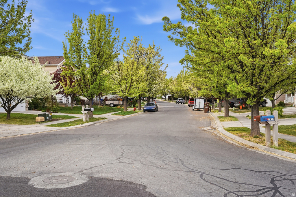 7915 N GERONIMO DR Eagle Mountain, UT 84005