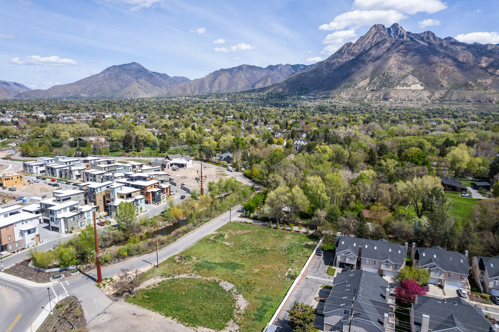 1990 E ARBOR LN Holladay, UT 84117