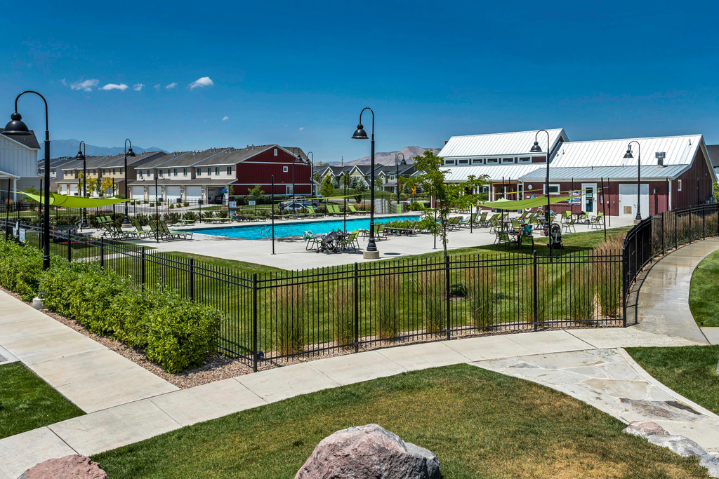 636 S SCHOOL HOUSE RD #464 Saratoga Springs, UT 84045