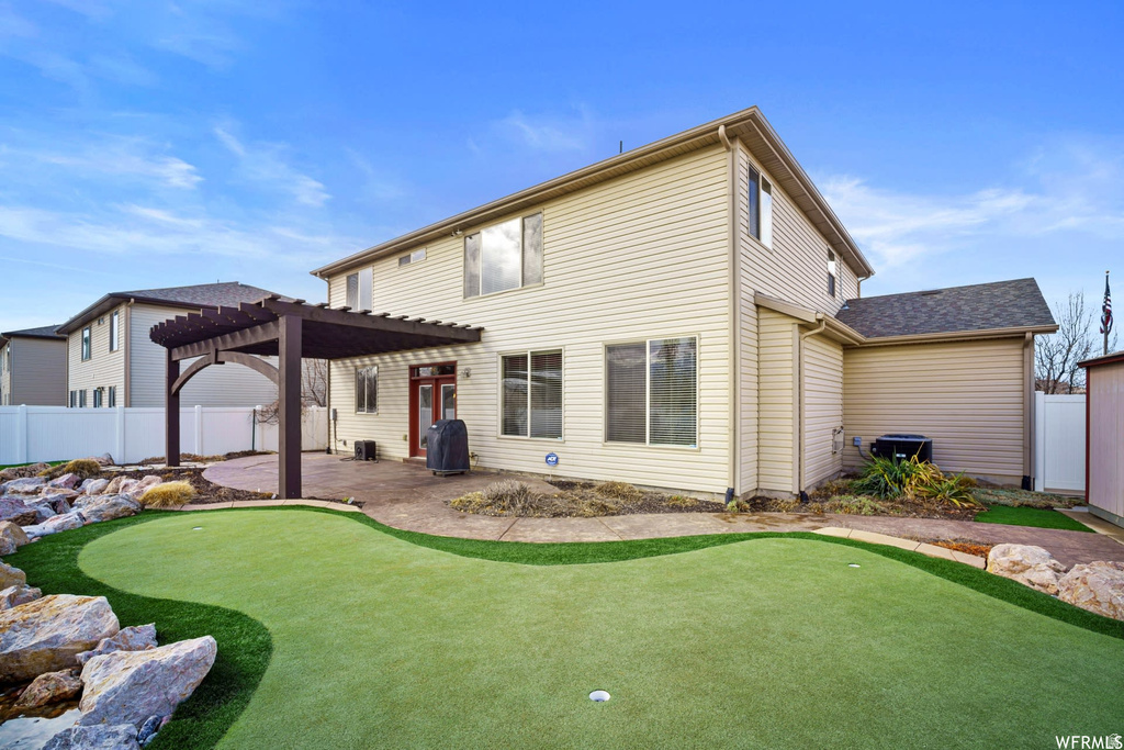 902 ROMSEY CT North Salt Lake, UT 84054