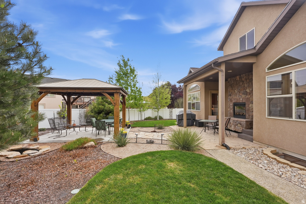 10722 S CORAL DUNE DR South Jordan, UT 84009