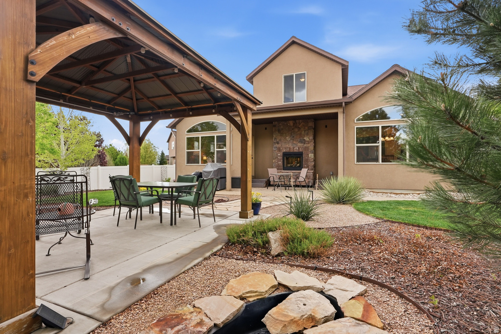 10722 S CORAL DUNE DR South Jordan, UT 84009