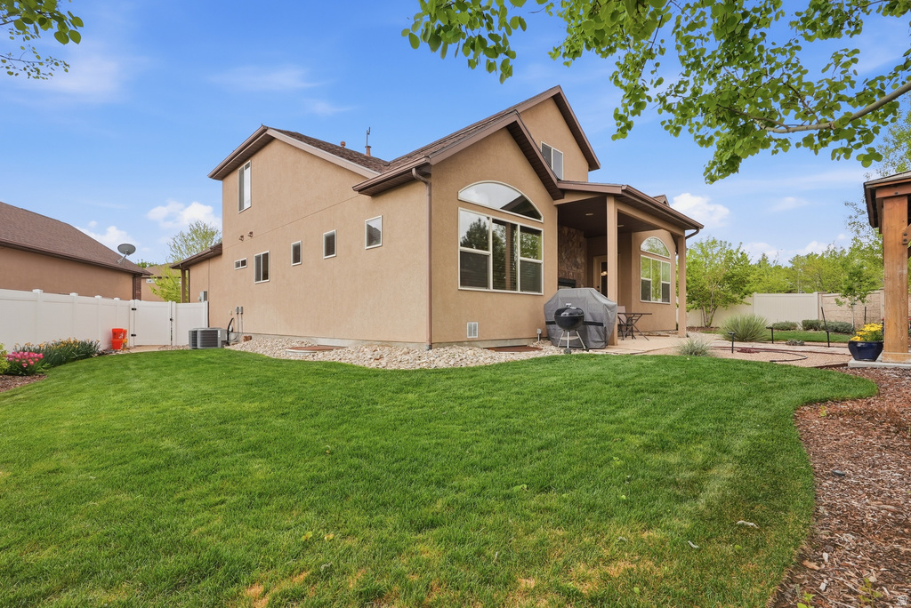 10722 S CORAL DUNE DR South Jordan, UT 84009