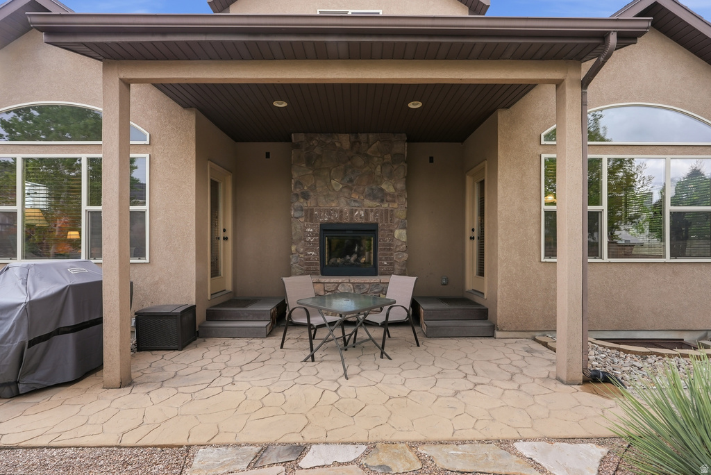 10722 S CORAL DUNE DR South Jordan, UT 84009