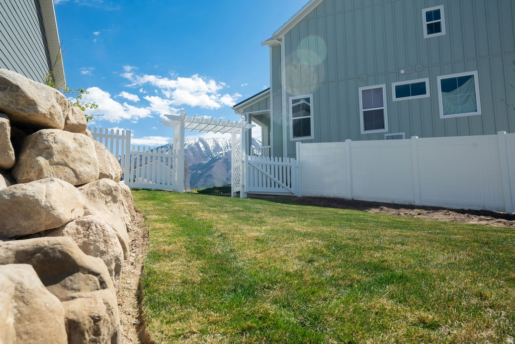 686 W EAGLECREST CIR Elk Ridge, UT 84651