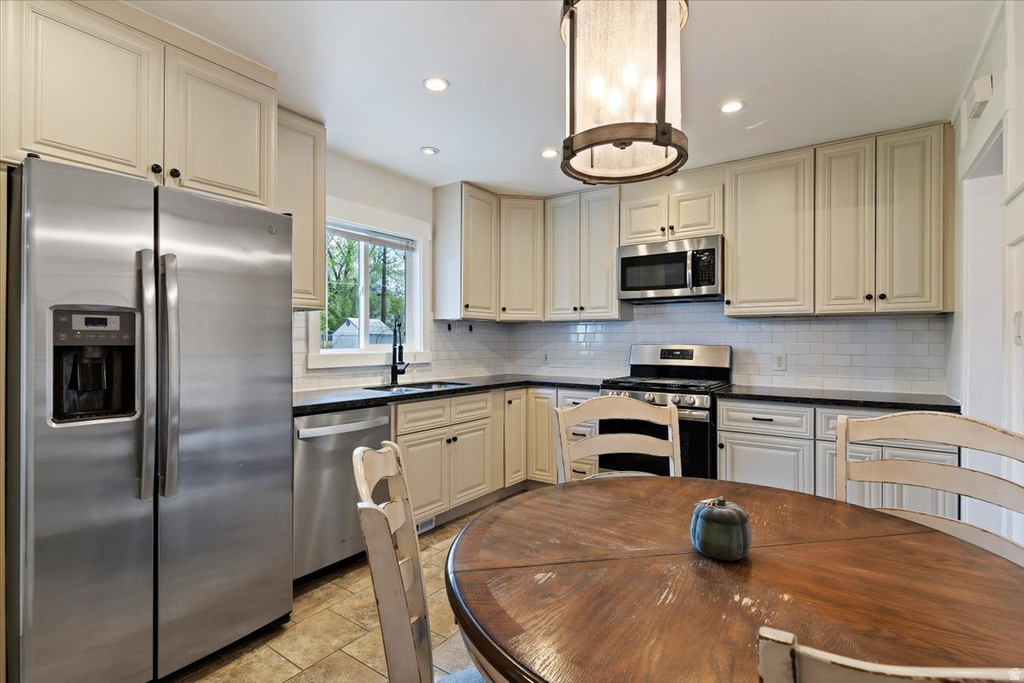 480 N 100 E Kaysville, UT 84037