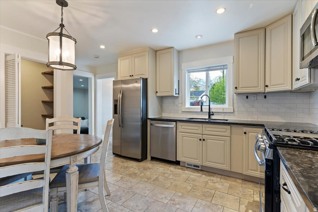 480 N 100 E Kaysville, UT 84037