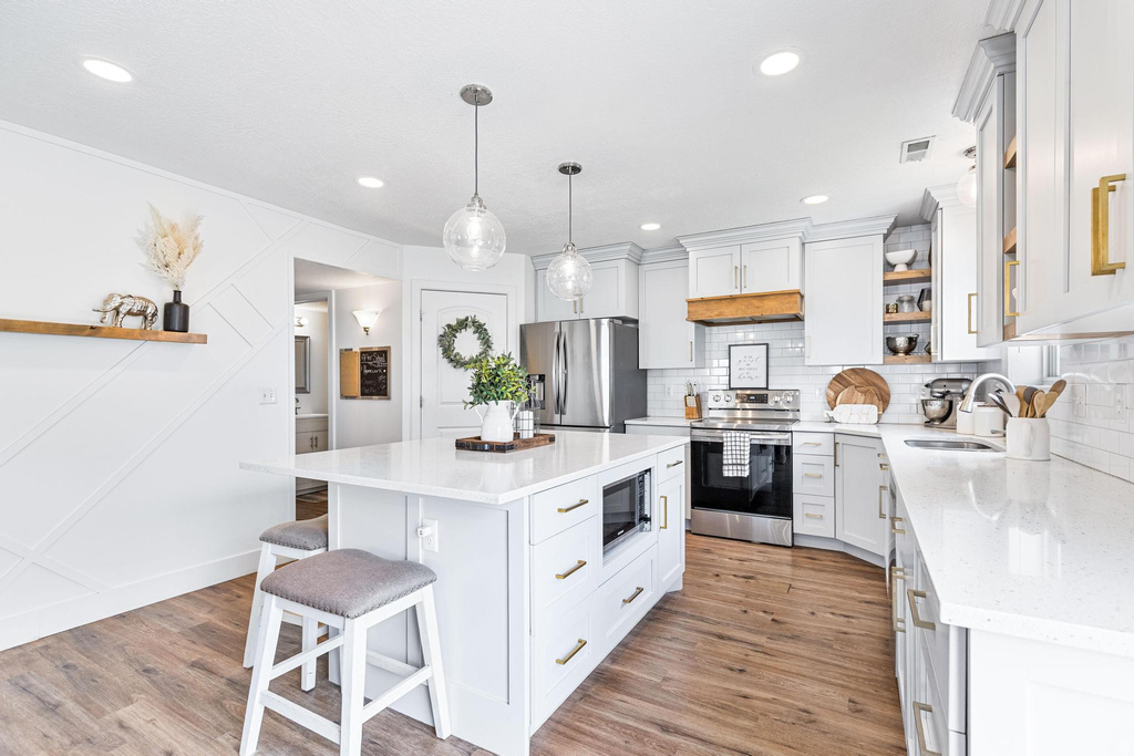 222 S 1170 E Hyrum, UT 84319