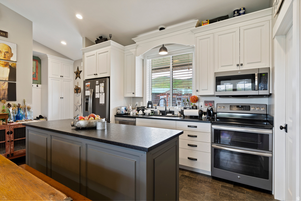 10004 E 325 S Huntsville, UT 84317