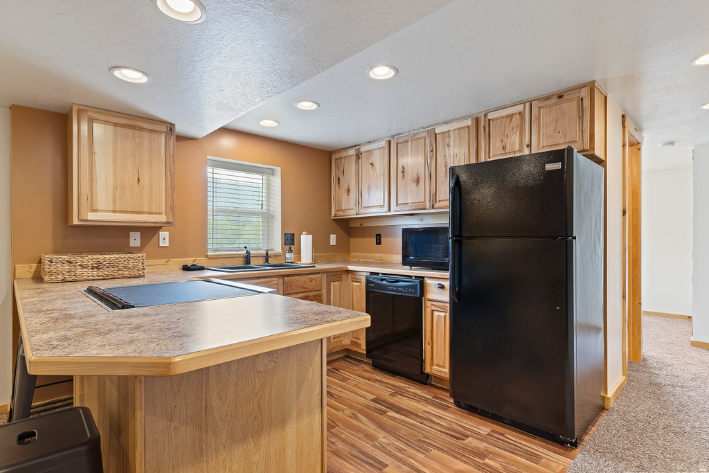 10004 E 325 S Huntsville, UT 84317