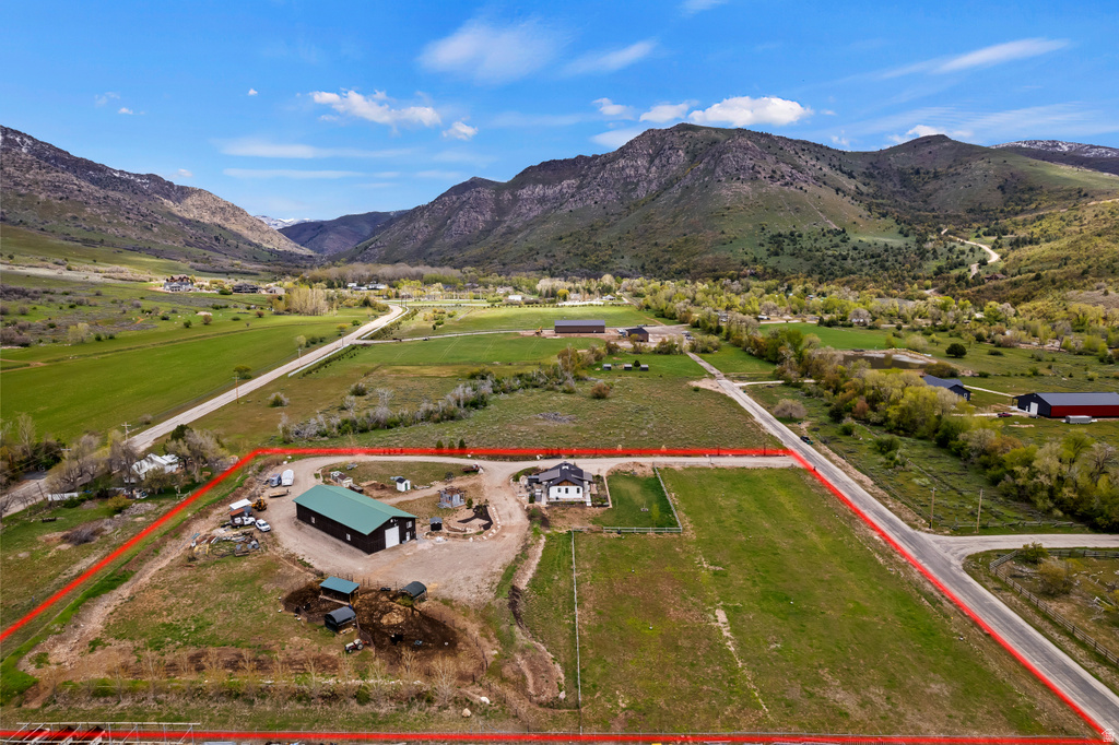 10004 E 325 S Huntsville, UT 84317