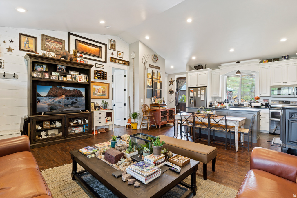 10004 E 325 S Huntsville, UT 84317