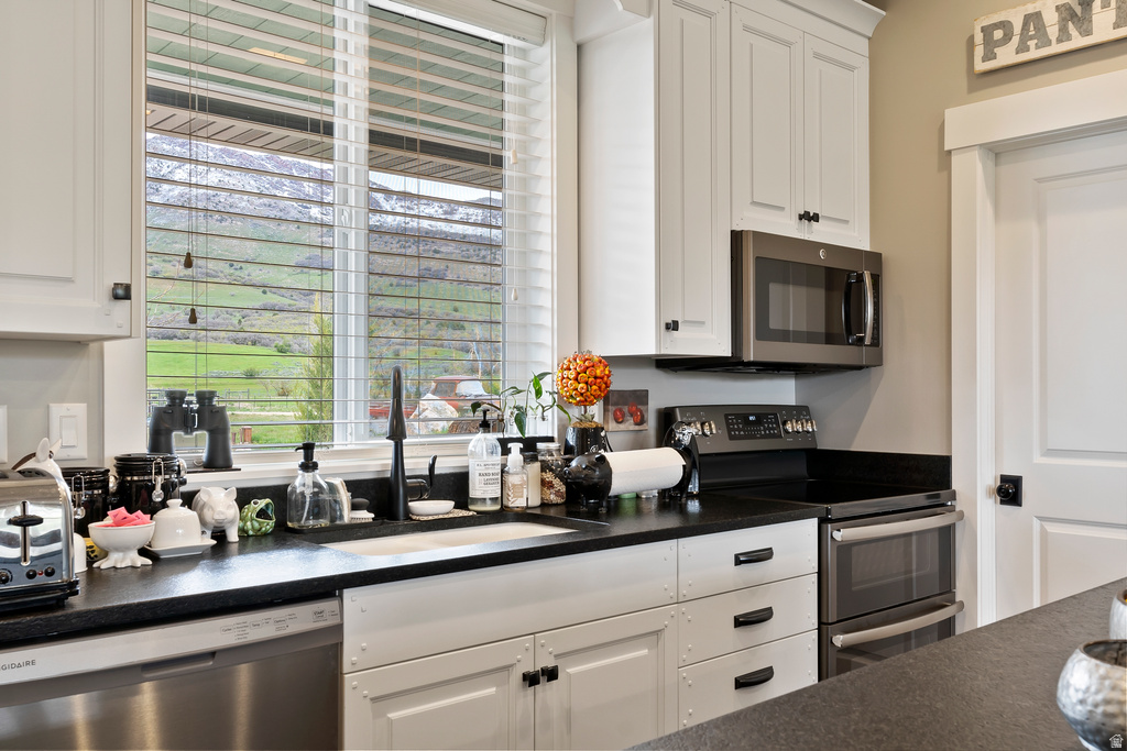 10004 E 325 S Huntsville, UT 84317