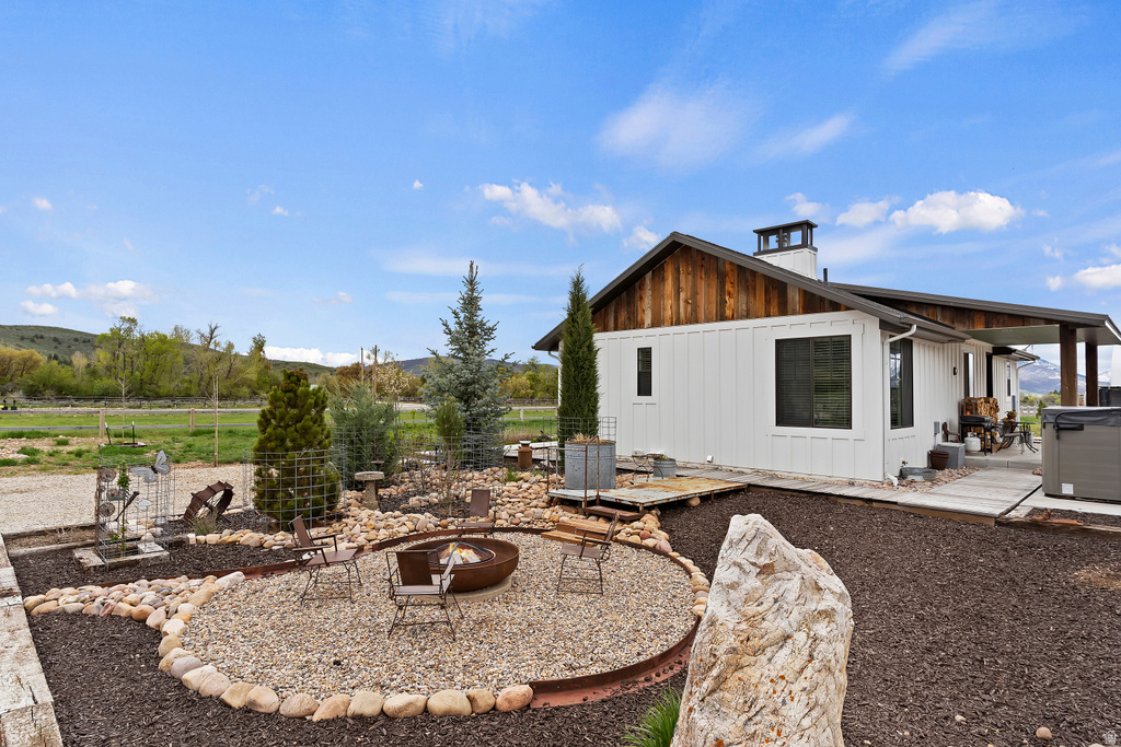 10004 E 325 S Huntsville, UT 84317