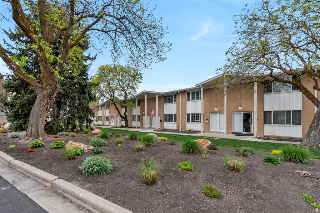 825 E THREE FOUNTAINS CIR #6 Murray, UT 84107