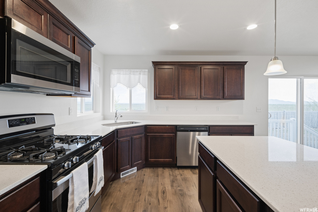 166 E CRANER PEAK DR Eagle Mountain, UT 84005