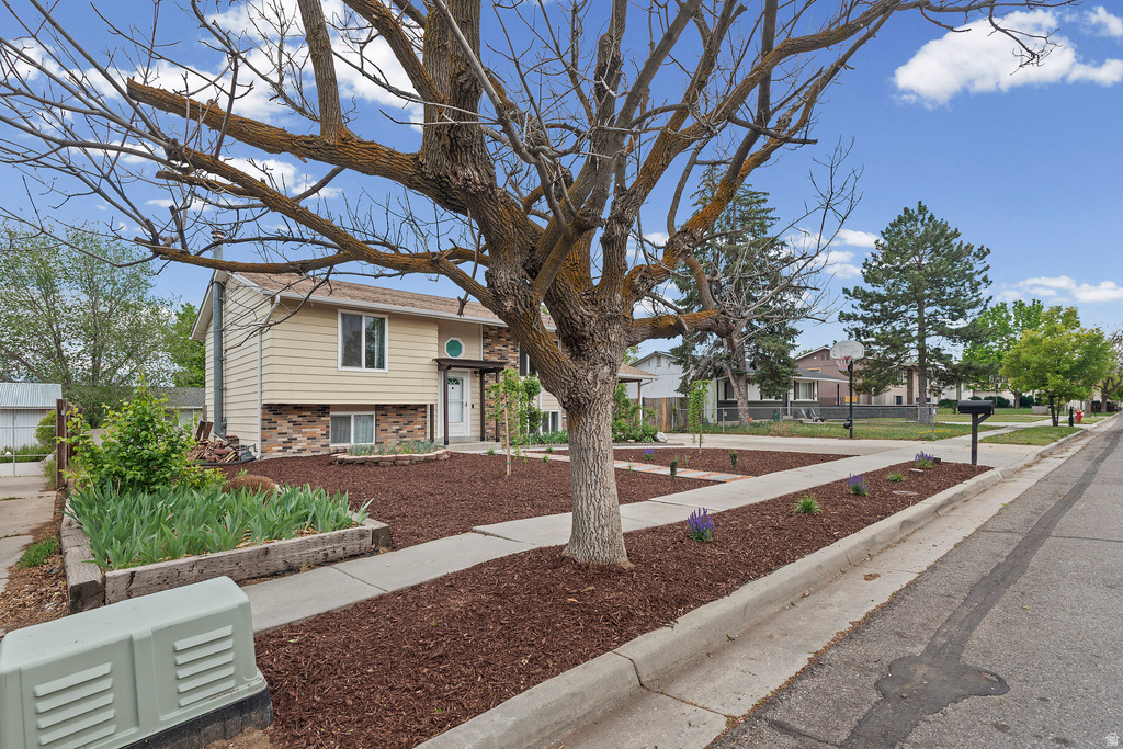 5997 S GINGER ST Taylorsville, UT 84129