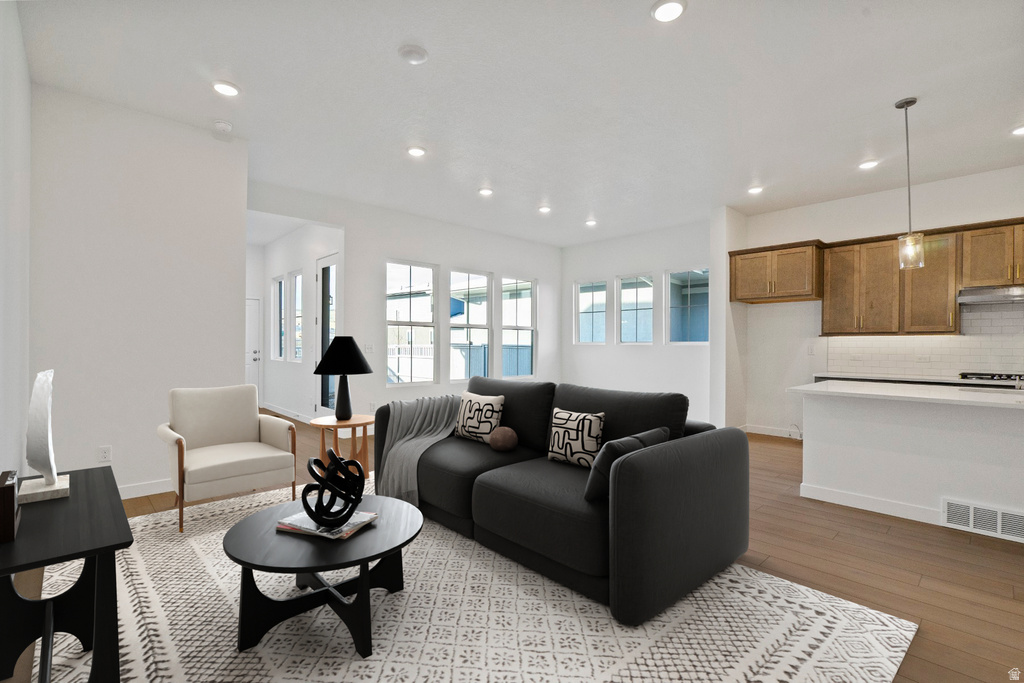 7214 S SAGE RD West Jordan, UT 84081