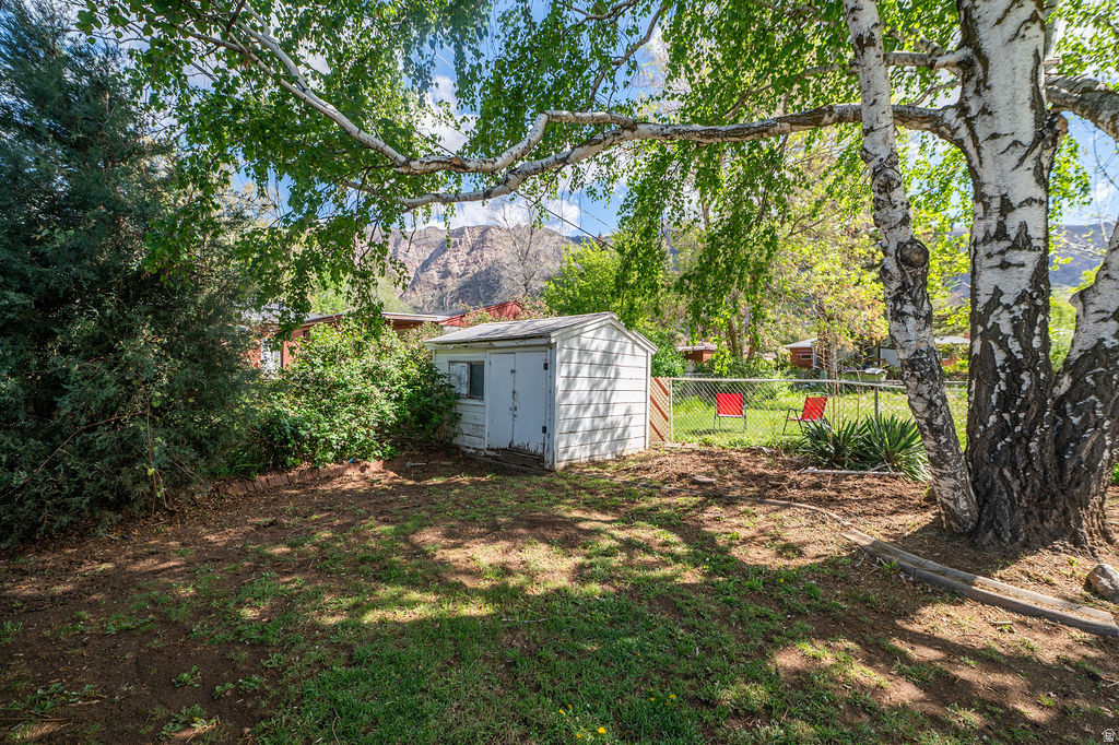 1014 PEACH DR Ogden, UT 84404