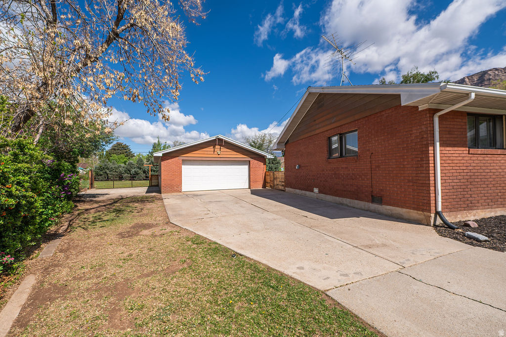 1014 PEACH DR Ogden, UT 84404