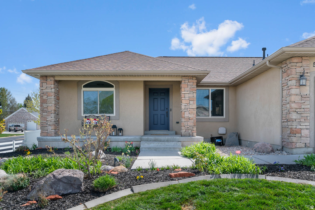 5613 W HORSE SPRING CT Herriman, UT 84096