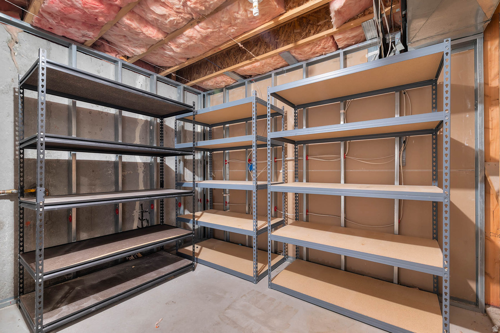 5613 W HORSE SPRING CT Herriman, UT 84096