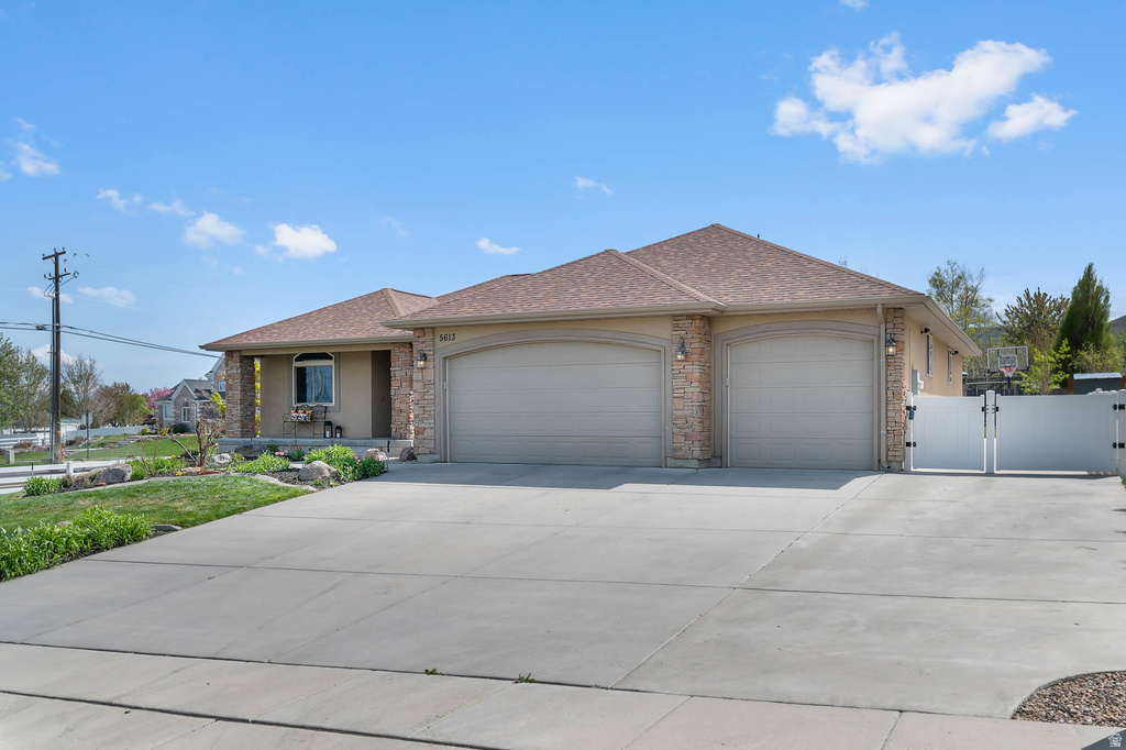 5613 W HORSE SPRING CT Herriman, UT 84096