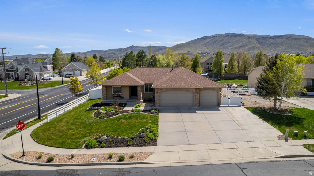 5613 W HORSE SPRING CT Herriman, UT 84096