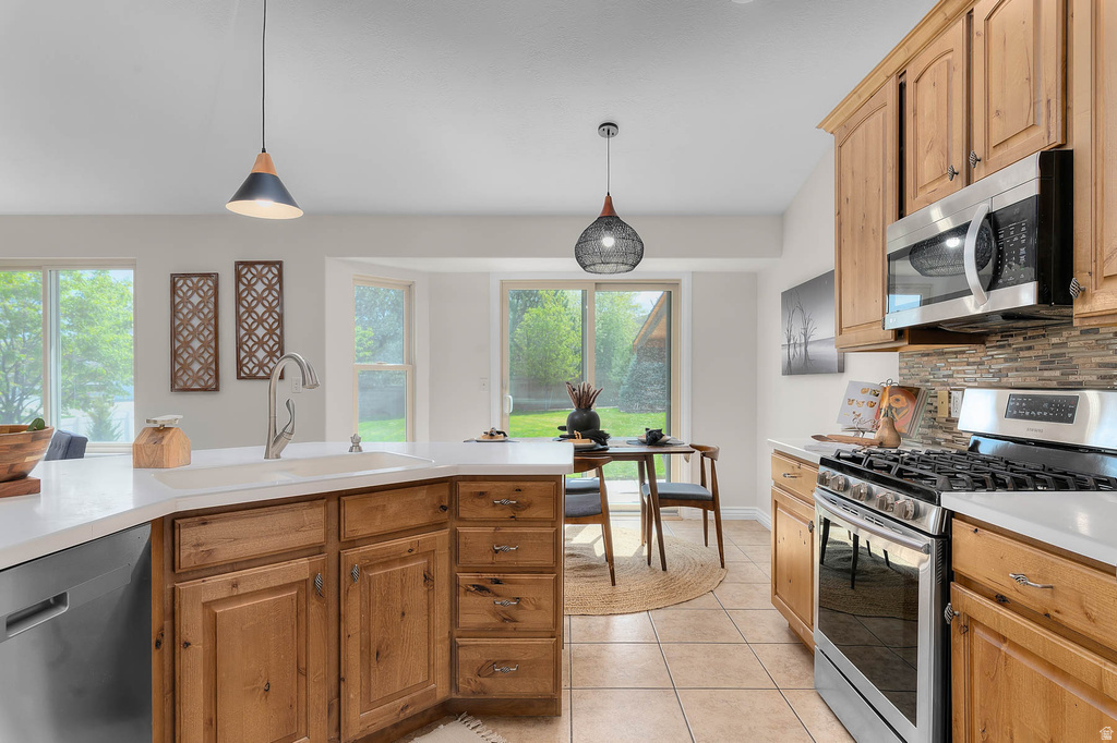 5613 W HORSE SPRING CT Herriman, UT 84096