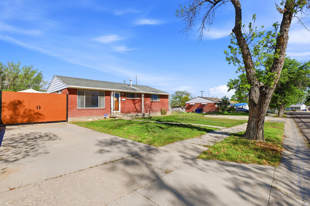 3316 S LYNNBROOK DR Magna, UT 84044