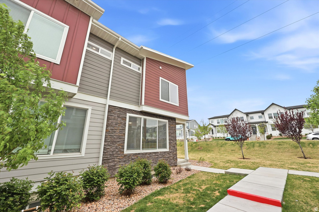 15538 S TRUMPET LN Bluffdale, UT 84065