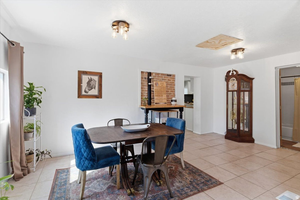 1544 CAPITOL Ogden, UT 84401