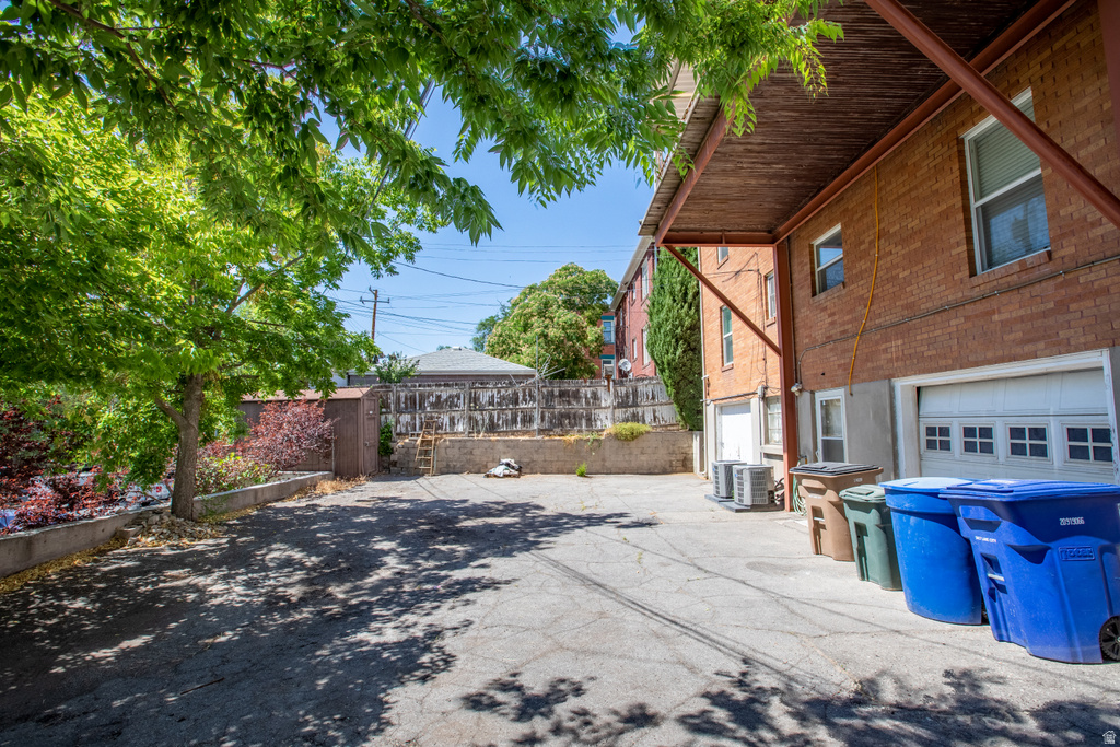 237 N CENTER ST Salt Lake City, UT 84103