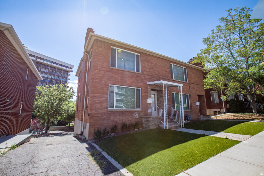 237 N CENTER ST Salt Lake City, UT 84103