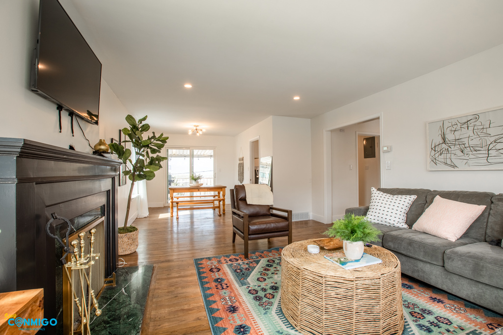 237 N CENTER ST Salt Lake City, UT 84103