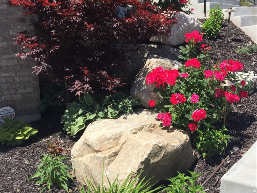 2273 E 8300 S South Weber, UT 84405