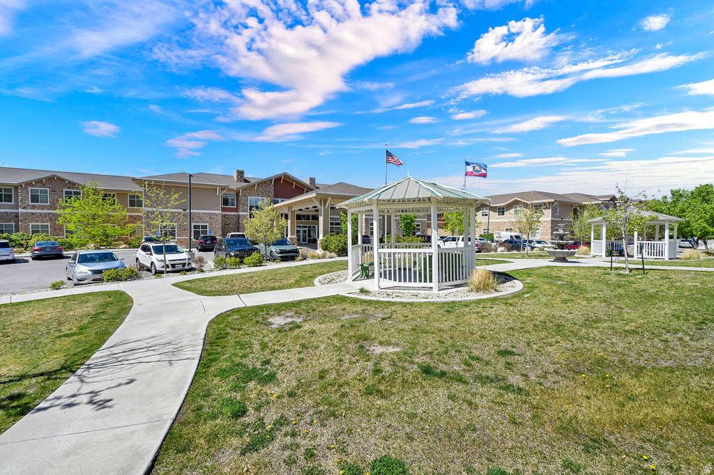 11085 S GRAPE ARBOR PL #106 Sandy, UT 84070