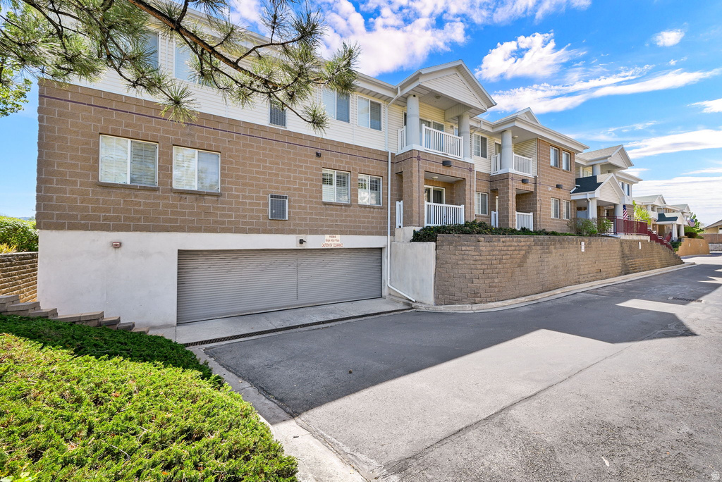 11085 S GRAPE ARBOR PL #106 Sandy, UT 84070