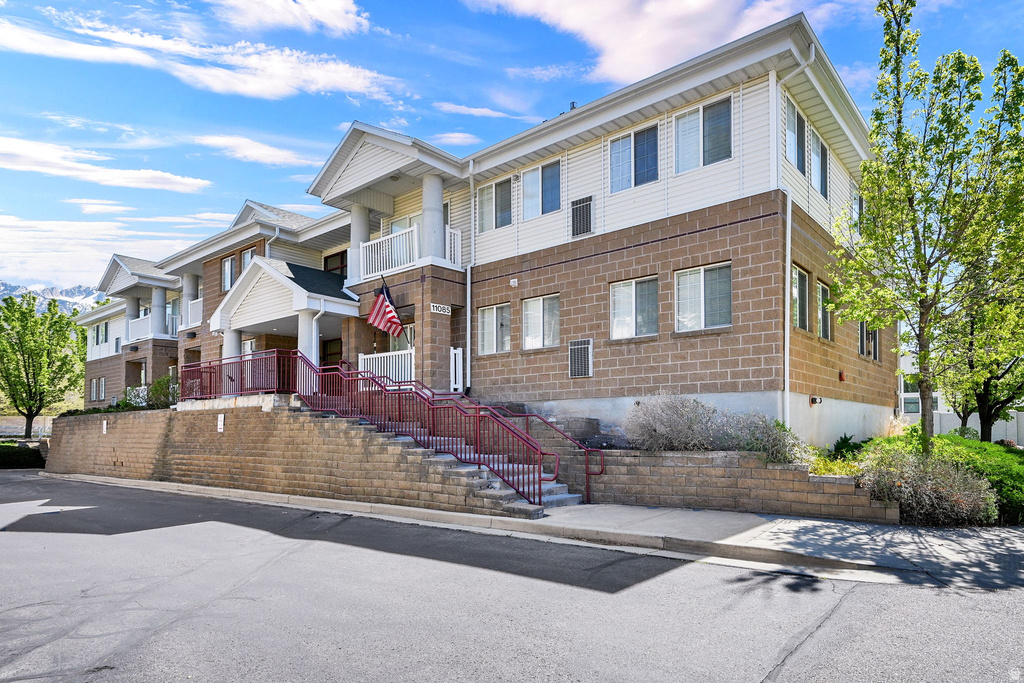 11085 S GRAPE ARBOR PL #106 Sandy, UT 84070