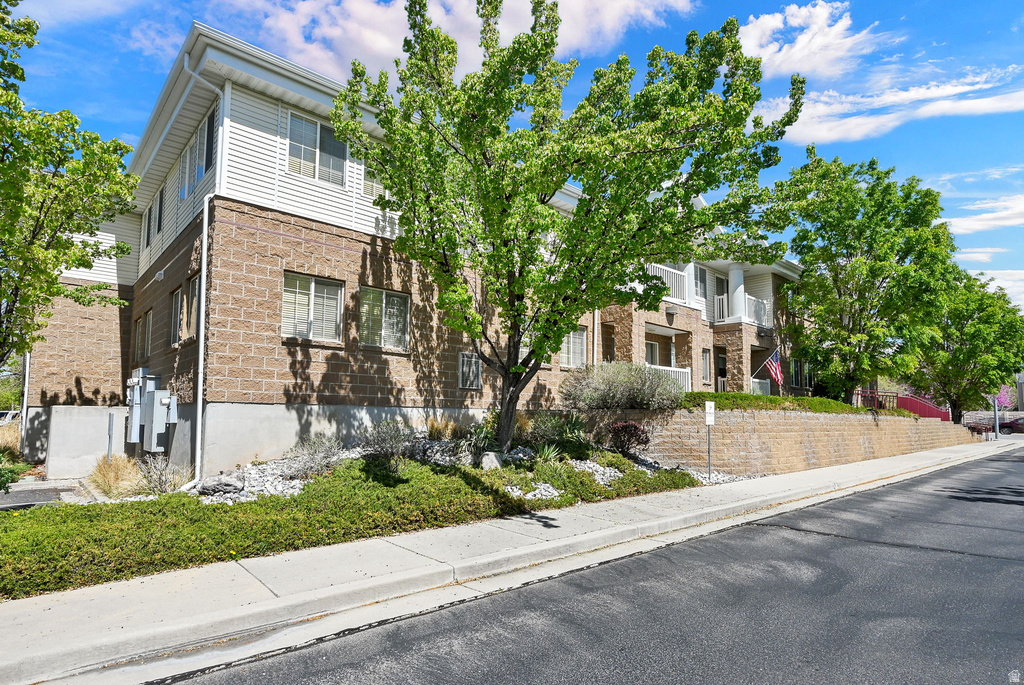 11085 S GRAPE ARBOR PL #106 Sandy, UT 84070