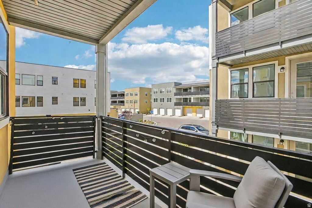 8345 S IRIS LUMI LN #202 Midvale, UT 84047