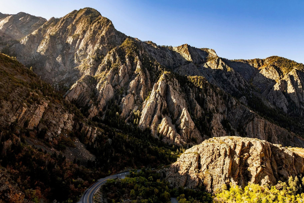 7371 S CANYON CENTRE PKWY #104 Cottonwood Heights, UT 84121