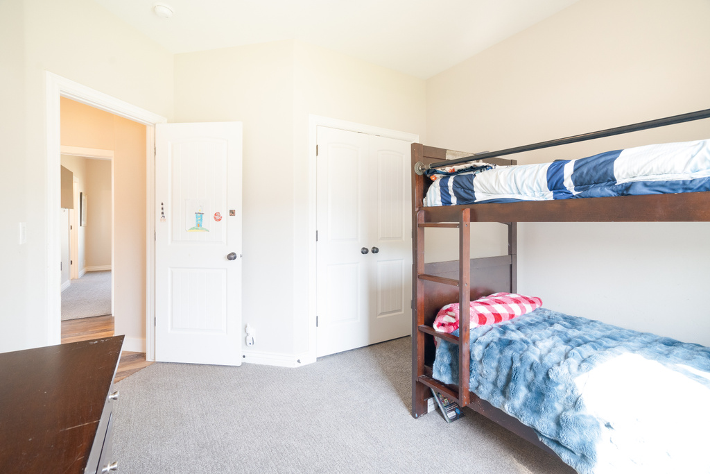 986 VIEW CREST LN Kaysville, UT 84037