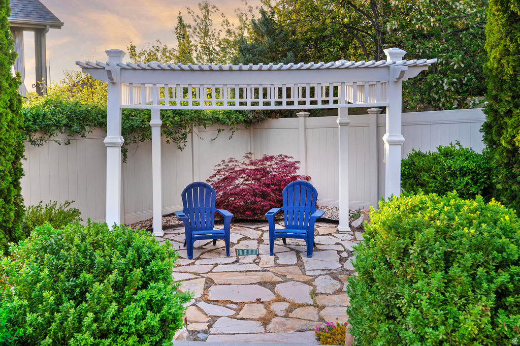 11438 S GADZOOKS DR Sandy, UT 84094