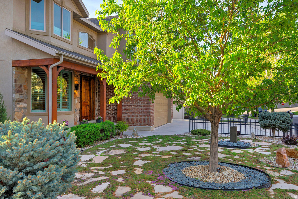 11438 S GADZOOKS DR Sandy, UT 84094